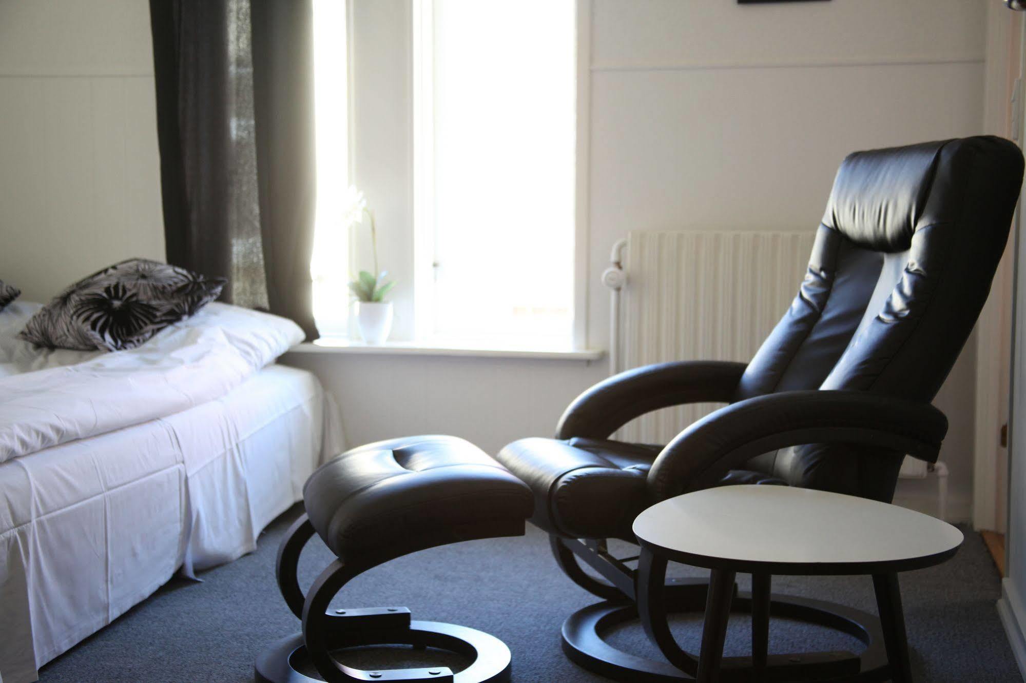 Kanns Hotel Akirkeby Екстер'єр фото