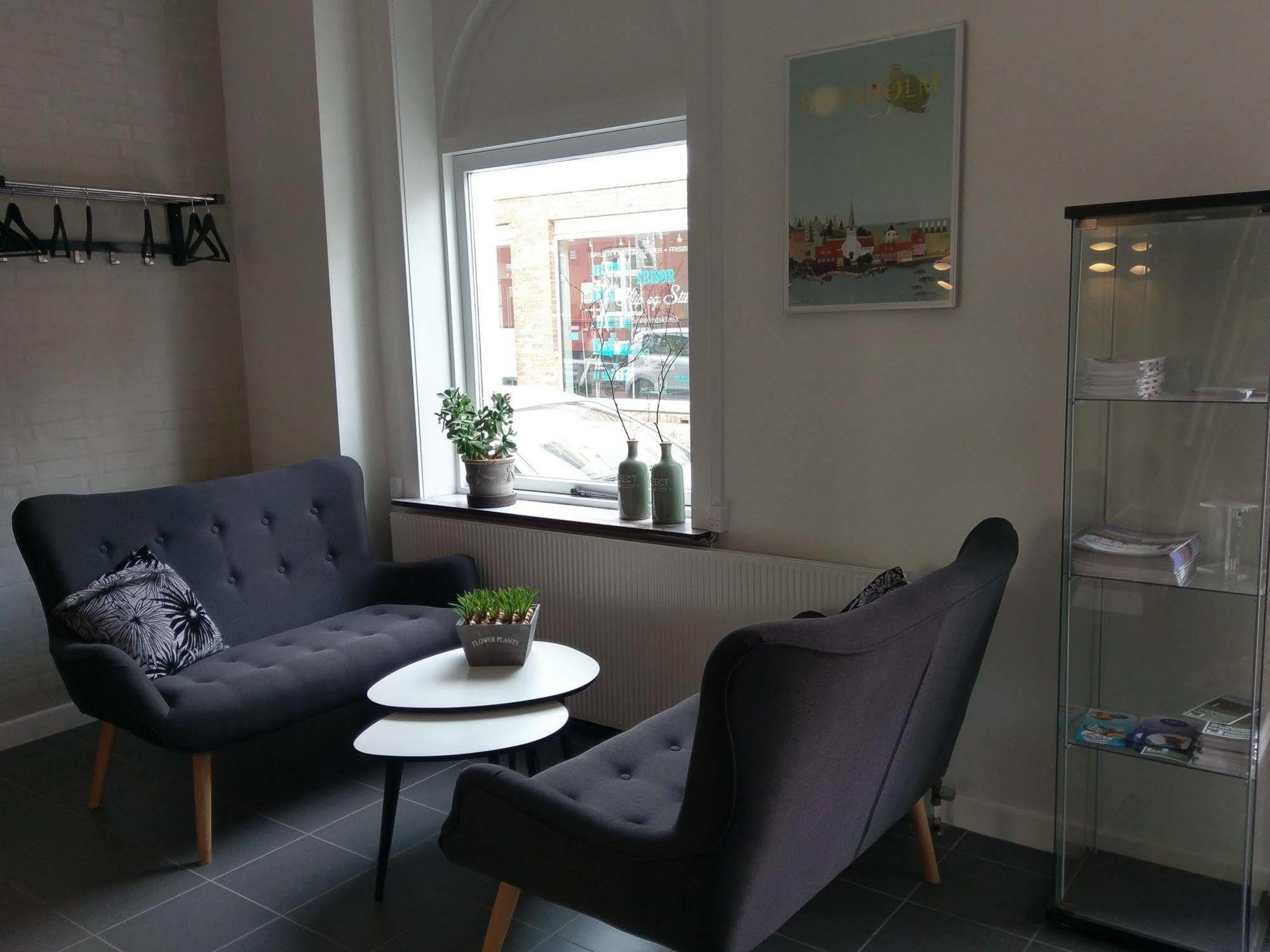Kanns Hotel Akirkeby Екстер'єр фото