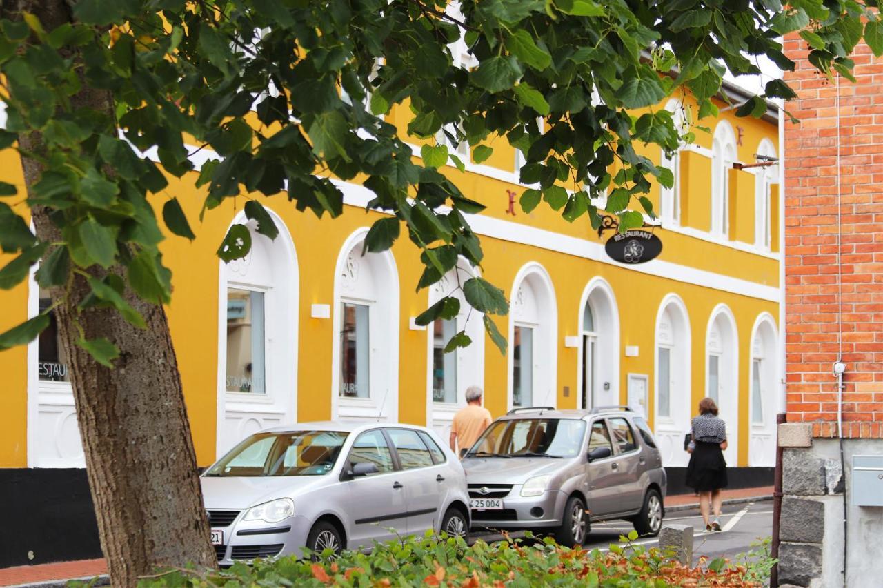 Kanns Hotel Akirkeby Екстер'єр фото